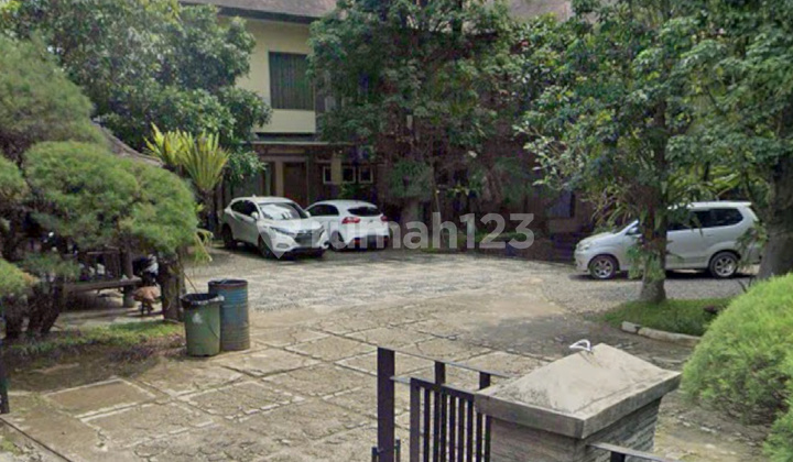 House Suitable for Warehouse or Cafe Hidden Gem. On Jl. Lengkong Gudang Timur, Lengkong Gudang Timur, Serpong, South Tangerang City, Banten, Indonesia, 15321, Bsd City.