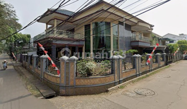 Rumah Hoek Selangkah Dari Wijaya Dan Tendean. Jl. Wijaya Timur Iii No. 2, Petogogan,kebayoran Baru, Jakarta Selatan.