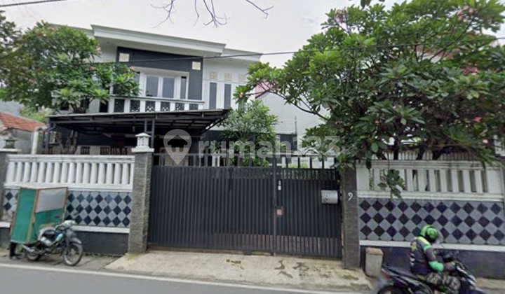 Just 2 minutes to Cilandak KKO near the Polri Complex. There is a swimming pool. at Jl. Paso No.9, Jagakarsa, Jagakarsa, South Jakarta City, DKI Jakarta, Indonesia, 12620, Jagakarsa