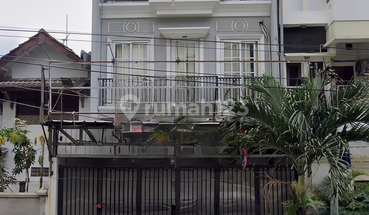 Rumah 3 Lantai Cocok Buat Kantor Kos Reddorz Warehouse. di Komplek Angkasa Pura, Jalan Apron Blok K No.45, Kebon Kosong, Kemayoran, Kota Jakarta Pusat, Dki Jakarta, Indonesia, 10630, Kemayoran