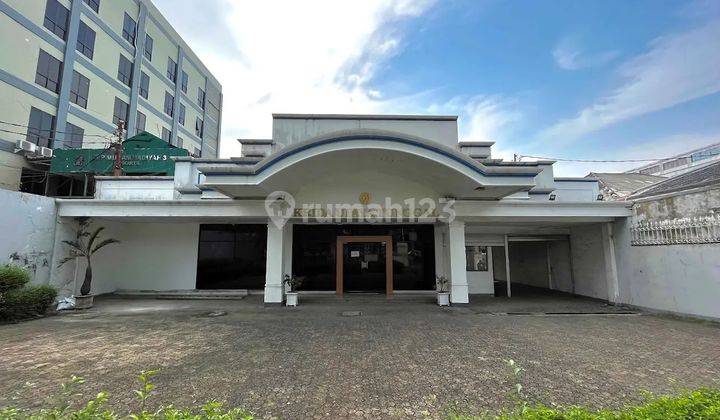  di Gedung Kantor pinggir jalan utama kramat raya dan Salemba. Wilayah komersial aktif. Jl Kramat Raya No 51, Kec Senen, Kel Kramat, Jakarta Pusat 10450, Salemba 1