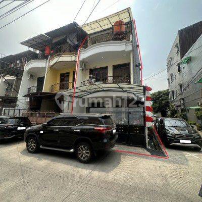  di Rumah 3 lantai. Jl. Jelambar Barat II E No.H.425 B Kelurahan Jelambar Baru, Kecamatan Grogol Petamburan, Kota Administrasi Jakarta Barat, Jelambar 1