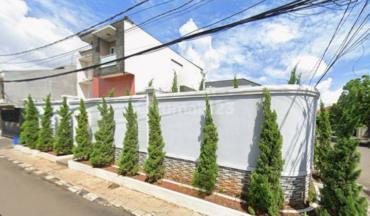 ruang keluarga rumah hook selangkah dari bintaro