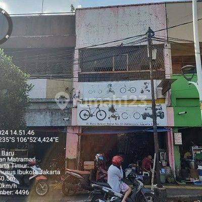 di Ruko 2 lantai wilayah komersial aktif jatinegara. Jln. Bekasi Barat No. 53 , Kelurahan Rawabunga, Kecamatan Jatinegara, Kota Administrasi Jakarta Timur, Jatinegara 1