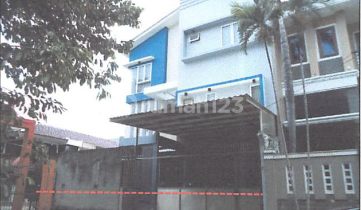 Modern Corner House in Taman Kebon Jeruk Housing Estate. Block A XV No. 20, Srengseng Village, Kembangan Subdistrict, West Jakarta City