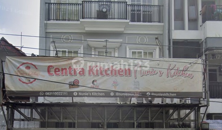 3-Story House Suitable for Office, Kos (Boarding House), Reddorz Warehouse. in Angkasa Pura Complex, Apron Street Block K No.45, Kebon Kosong, Kemayoran, Central Jakarta City, Dki Jakarta, Indonesia, 10630, Kemayoran 2