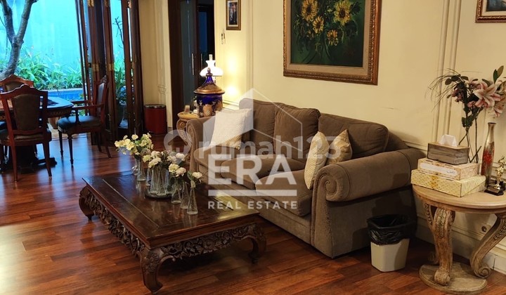 Rumah dharmawangsa cocok buat hunian atau kantor. wilayah sangat strategis dekat komersial area