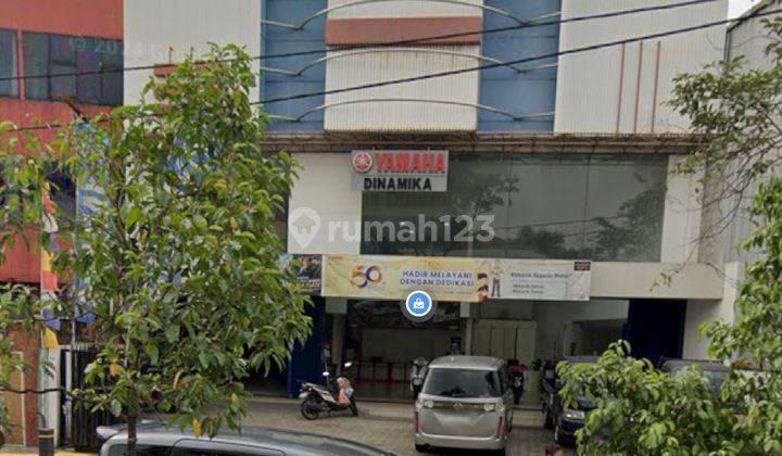 di Ex bengkel Cocok buat ruang usaha. wilayah komersial aktif. Jl. Meruya Ilir Raya No. 37, Kel. Meruya Utara, Kec. Kembangan, Kota Jakarta Barat, Meruya 2