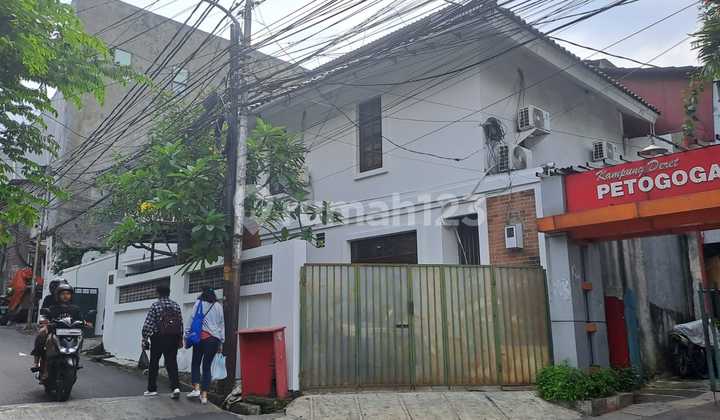 Only 60 Meters From Pandor Resto and Wijaya Main Road, Jl. Pulo Raya, Petogogan, Kebayoran Baru, South Jakarta City, Dki Jakarta, Indonesia, 12170, Wijaya 2