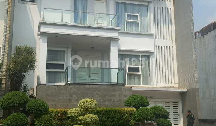 Rumah Mewah 3 Lantai. di Lotus Palace, Jl. Lotus Indah, Kapuk Muara, Penjaringan, Kota Jakarta Utara, DKI Jakarta, Indonesia, 14460, Pantai Indah Kapuk 2