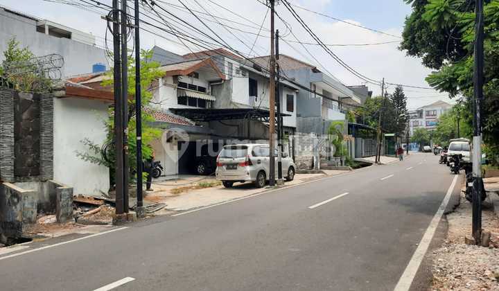 Only 500 meters from Tomang Raya. Suitable for Boarding, Office, Residence Reddorz. At Mandala Selatan No.40, Tomang, Grogol Petamburan, West Jakarta City, Dki Jakarta, Indonesia, 11440, Tomang 2