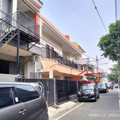  di Rumah cocok buat kos atau rumah tinggal. Pusat kota jakarta. Jl. Petojo Enclek III No. 8, Kel. Petojo Selatan, Kec. Gambir, Jakarta Pusat, Petojo 2