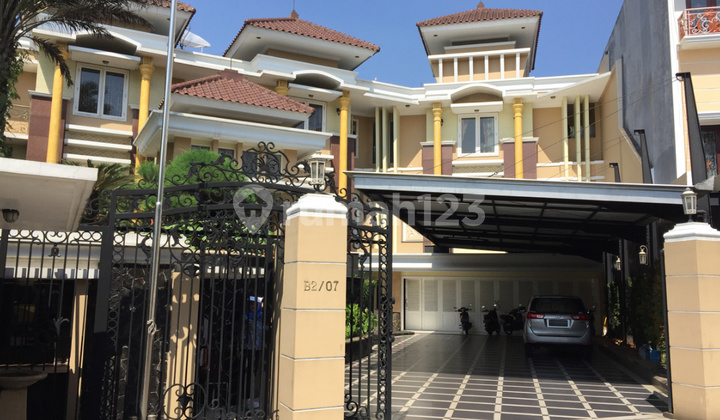 Rumah Luas Asri Ada Kolam Renang. Di, Perumahan Raffles Hills Blok B2, Harjamukti, Cimanggis, Kota Depok, Jawa Barat, Indonesia, 16454, Raffles Hills 2