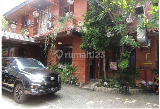  di Ex Salon and spa ternama. Cocok buat kantor atau ruang usaha. Jalan Ampera Raya No. 21, Kel. Ragunan, Kec. Pasar Minggu, Kota Jakarta Selatan, Ampera 2