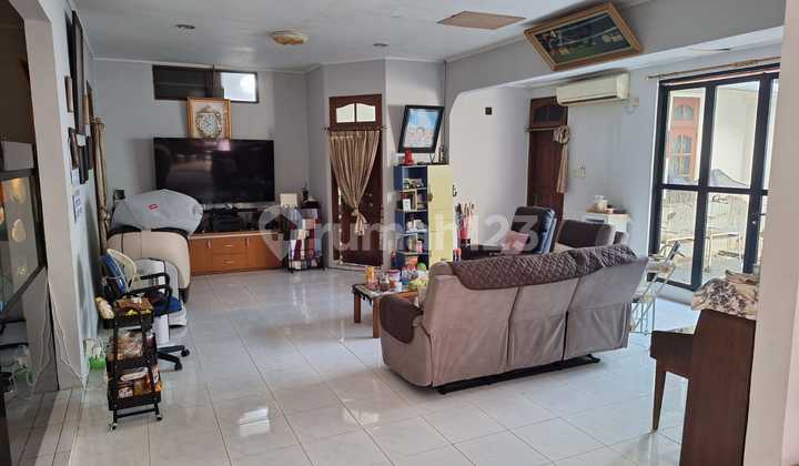 Di Hanya 7 Menit ke MRT Lebak Bulus. Komplek Dosen Ui No. 16 Kelurahan Cireundeu, Kecamatan Ciputat, Kabupaten Kota Tangerang Selatan, Cirendeu 2