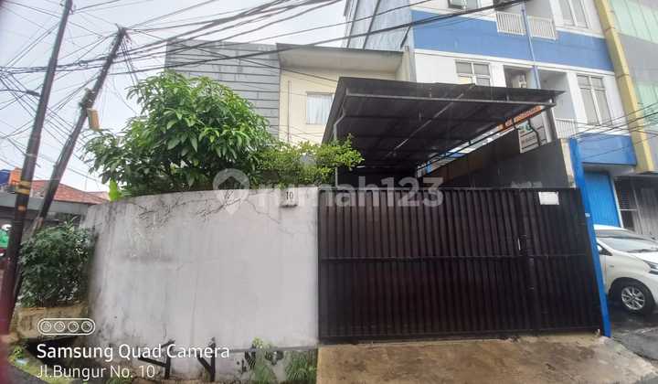 A Step Away from Pondok Indah Mall. at Jl. Bungur II No. 10, South Kebayoran Lama, Kebayoran Lama, South Jakarta City, DKI Jakarta, Indonesia, 12240, Pondok Indah 2