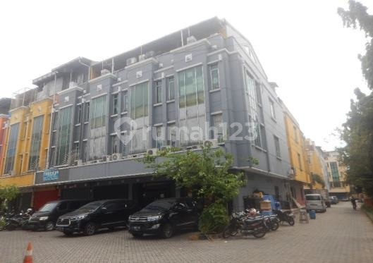 Triplex Commercial Property. Active Commercial Area. Located in Puri Deltamas Complex, Puri Deltamas Residence, South Bandengan Street, Pejagalan, Penjaringan, North Jakarta City, Jakarta Special Capital Region, Indonesia, 14450, Bandengan. 2