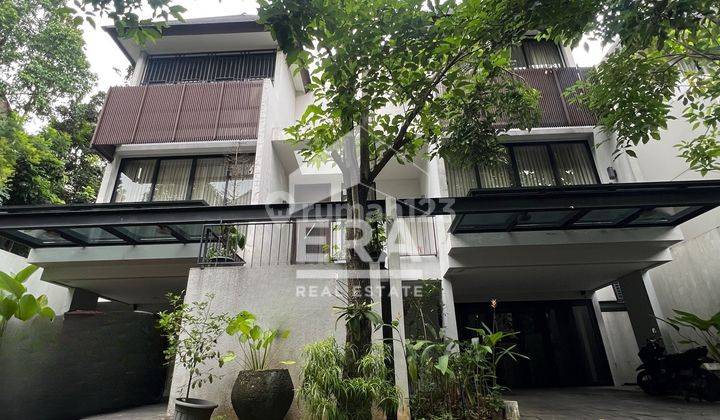 TerMurah beli pasti untung. Rumah 3 lantai serenia hills. ada lebihan tanah buat taman sendiri 1