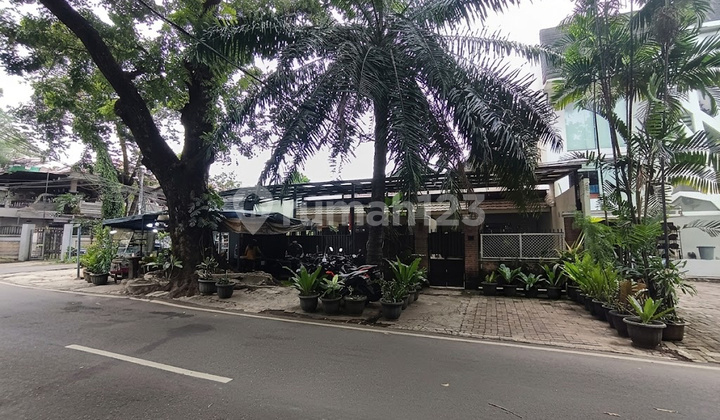 Rumah Hoek Hanya 600 Meter Dari Raya Senopati. Cocok Buat Hunian Kantor Ruang Usaha. di Jl. Bakti No.26, Rawa Barat, Kebayoran Baru, Kota Jakarta Selatan, Dki Jakarta, Indonesia, 12180, Senopati