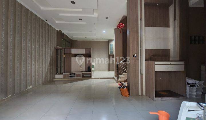 Villa Komplek Cemara Asri Jl Marigold 2