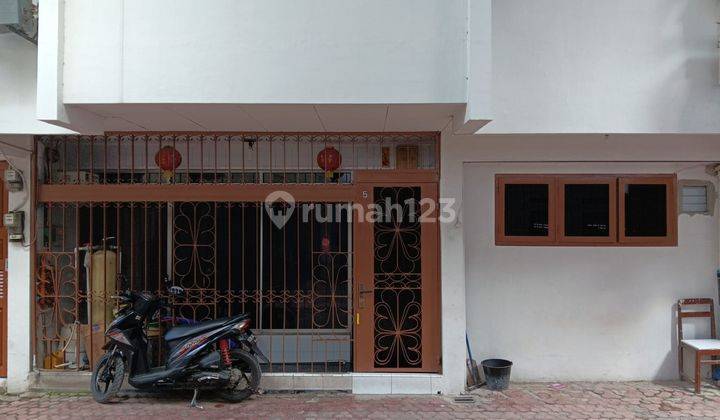 Dijual Villa Jl. Komplek Candi Biara 1