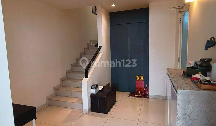Dijual Villa 3 Lantai Jl. melur 1