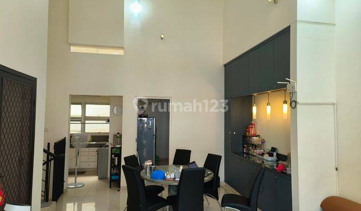 Dijual Villa 3 Lantai Jl. melur 2