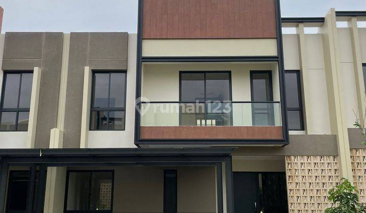 Dijual Cepat Rumah Carson Brand New 2 Lantai 9x13,5 Mtr, Type Premium. 4+1 Kt Dan 3+1 Km, Ruang Keluarga Ada di Lt.1 Dan Lt.2. Cctv, Smart Door Lock Dan Canopy Kaca. Harga Murah 1