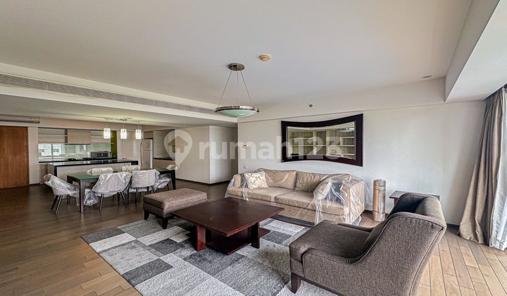  Apartemen Verde 3 Kamar Tidur Furnished Bagus 2