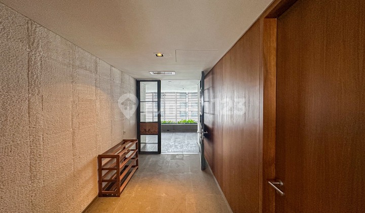  Apartemen Verde 3 Kamar Tidur Furnished Bagus 2