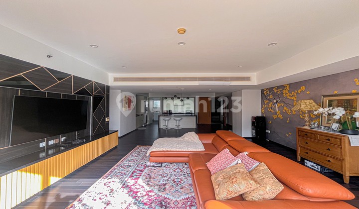  Apartemen Verde 2 Kamar Tidur Furnished Bagus 2