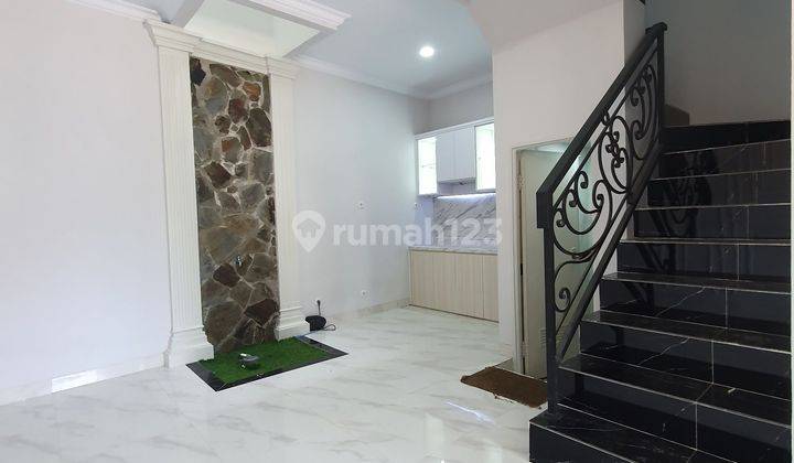 House 2 Lantai Dekat Toll Brigif Jagakarsa Jakarta Selatan 2