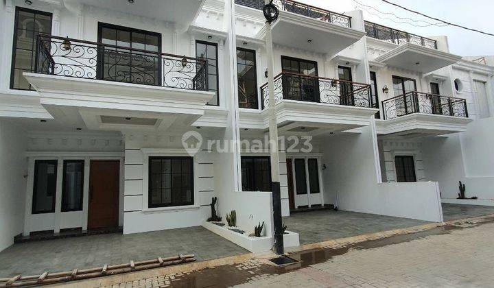 Brand New Akses 2 Mobil Hunian Townhouse plus Rooftop Jagakarsa 2