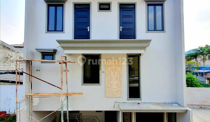 Rumah Pejaten plus Rooftop & Attic Room Cluster Akses 2 mobil 1