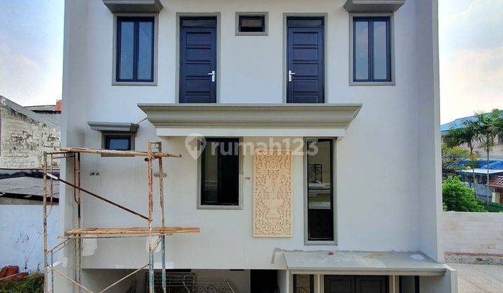 Rumah Pejaten plus Rooftop & Attic Room Cluster Akses 2 mobil 2