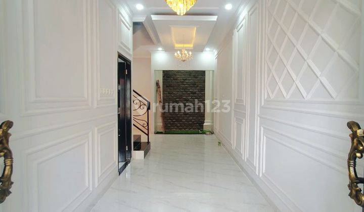 Rumah Single House Mewah Klasik Modern Di Jagakarsa 2