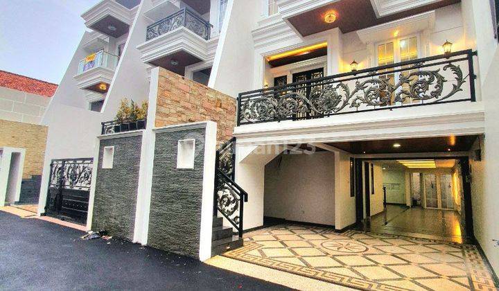 Rumah Mewah Ada Lift Dan Kolam Renang Kebagusan Jakarta Selatan 1