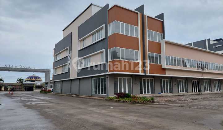 Disewakan Ruko Hoek Jln Boulevard Pergudangan Laksana 