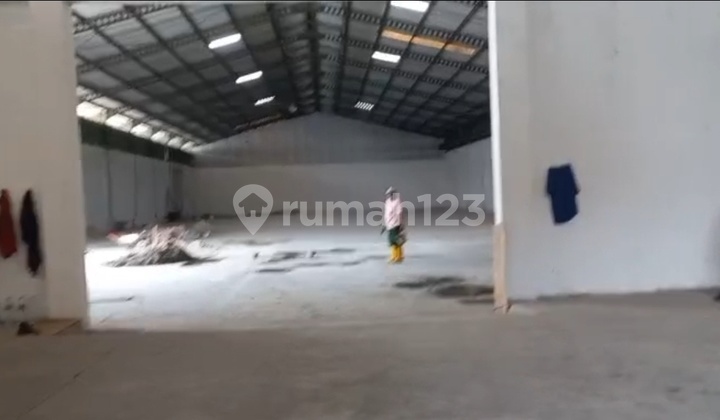 For rent. Warehouse located in Cikupa, Tangerang. For rent. Warehouse located in Cikupa, Tangerang.