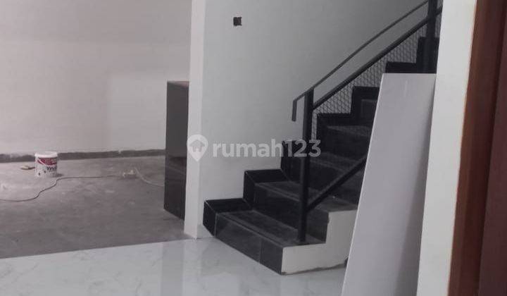 Rumah  2 lantai siap Huni di Komplek deplu  2