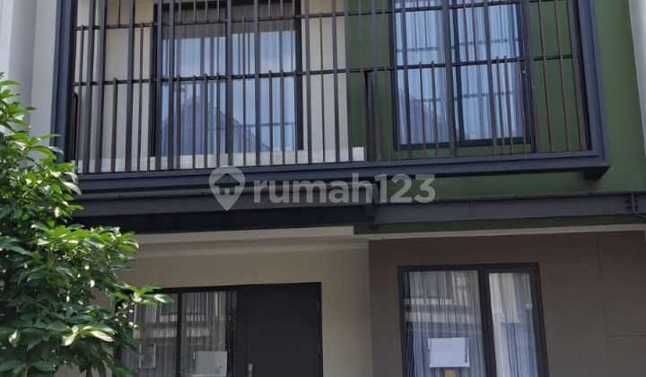 3-Story House with 4 Bedrooms, Already Air-Conditioned, Location Near BSD & Legok. 3-Story House with 4 Bedrooms, Already Air-Conditioned, Location Near BSD & Legok.