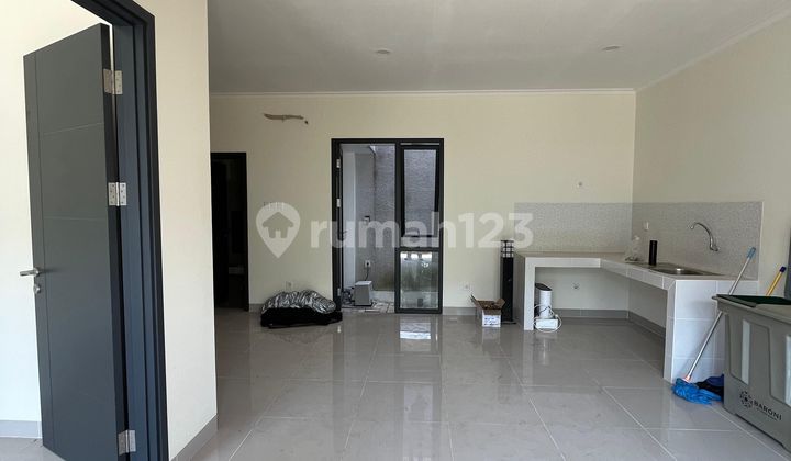 House 7x12 with 4 BR, Row House, on Gede Street in Symphonia Gading Serpong. 2