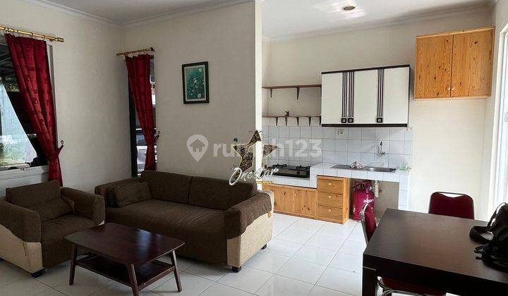 Rumah Full Furnished Siap Huni di Icon BSD Halaman Belakang Luas 1