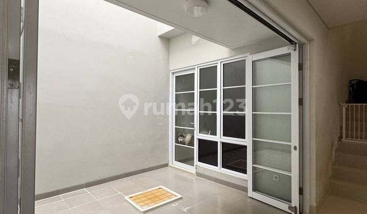 5+1 Bedroom House in Granada Menaggio Gading Serpong, Close to Everything 2