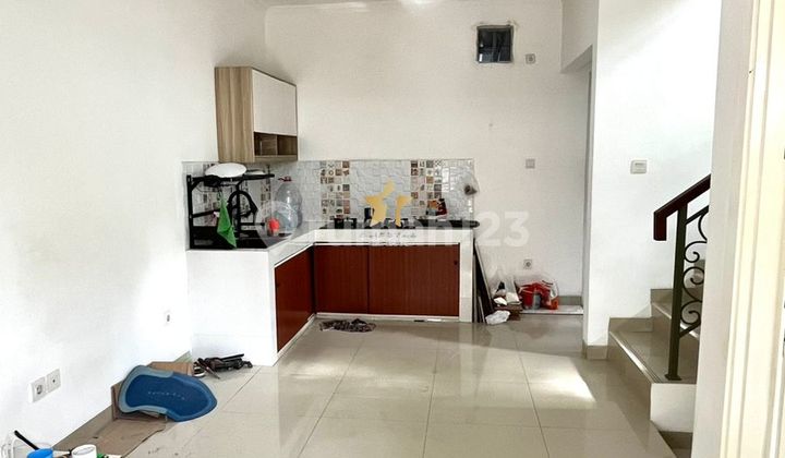 Rumah Posisi Hook Dpt Taman Samping Luas, Ada Tanah Lebih Blkg Jg