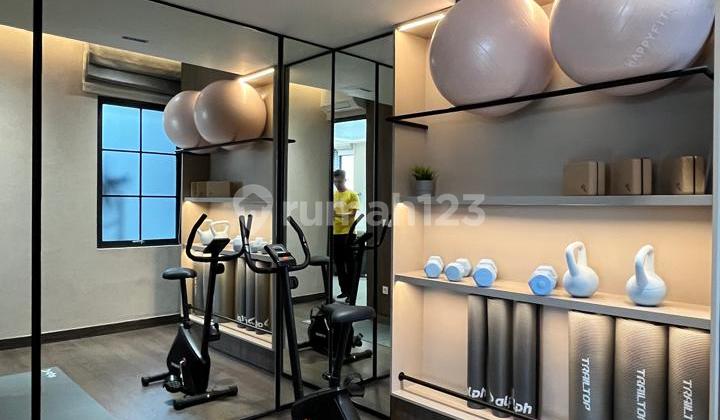 European Classic House 4 Bedrooms Spacious Layout Main Bedroom Ensuite Bathroom 2