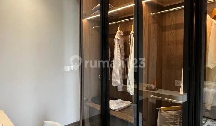 2-Story House with 4 Bedrooms, Directly Facing the Lake in BSD Cluster 2