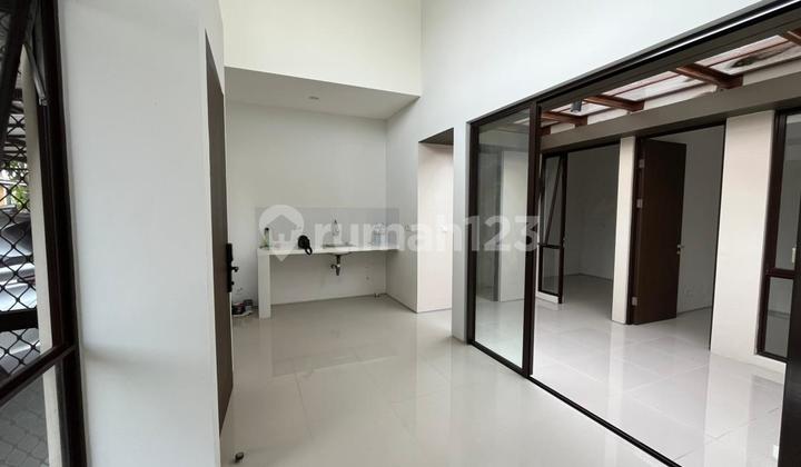 Rumah 1 Lantai 2 Kamar Full Bangunan di Bsd Dekat Stasiun Cisauk 2