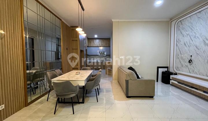 Independent Building House 4 Bedrooms with Spacious Balcony at Vila Melati Mas Bsd