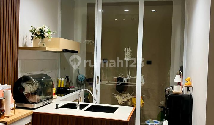 Rumah Furnished+interior Cantik Minimalis Uda Perluasan Carport